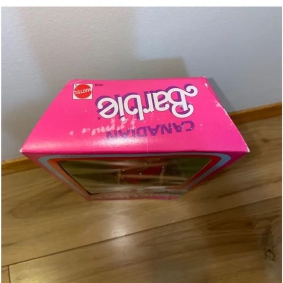 BARBIE Canadian Mountie  - Vintage1987  NIB - Picture 15 of 16